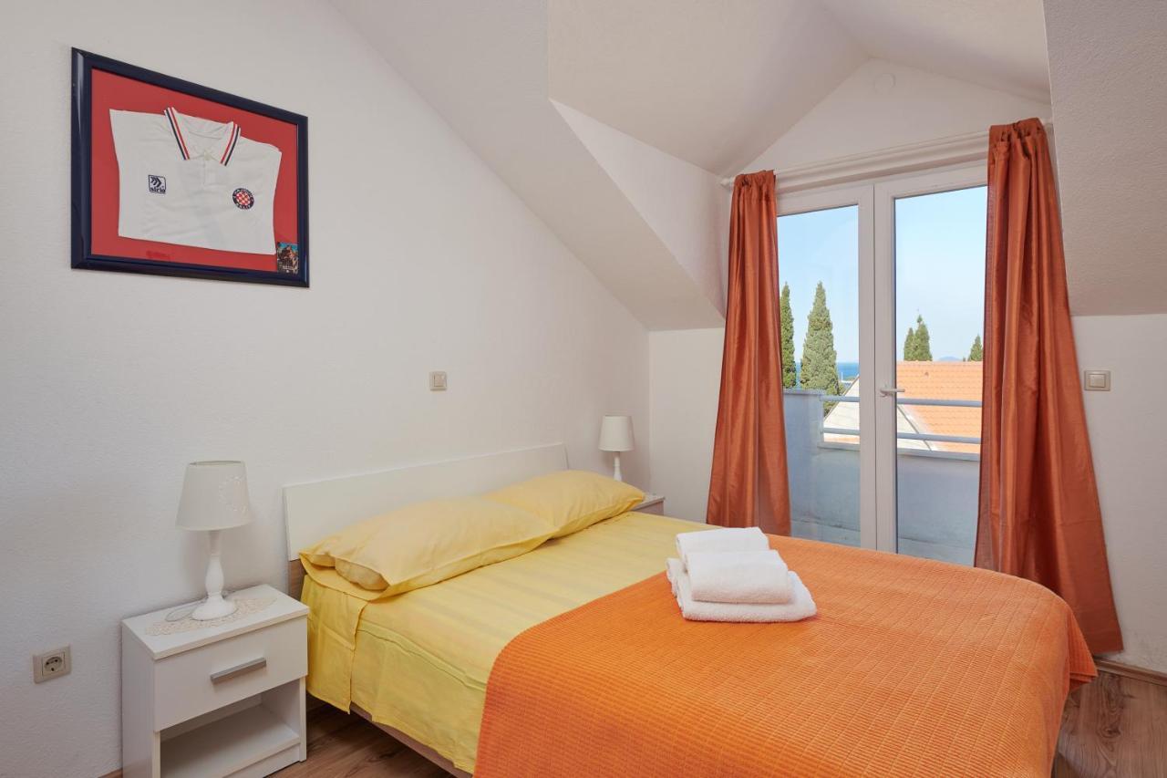 Apartment Insula